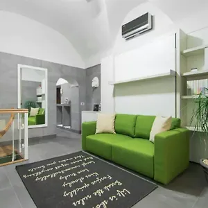 https://mezzocannone-home-casa-vacanze-centro-storico-napoli.hotels-amalfi.com