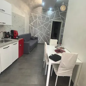 https://la-rosa-naples-80137.hotels-amalfi.com